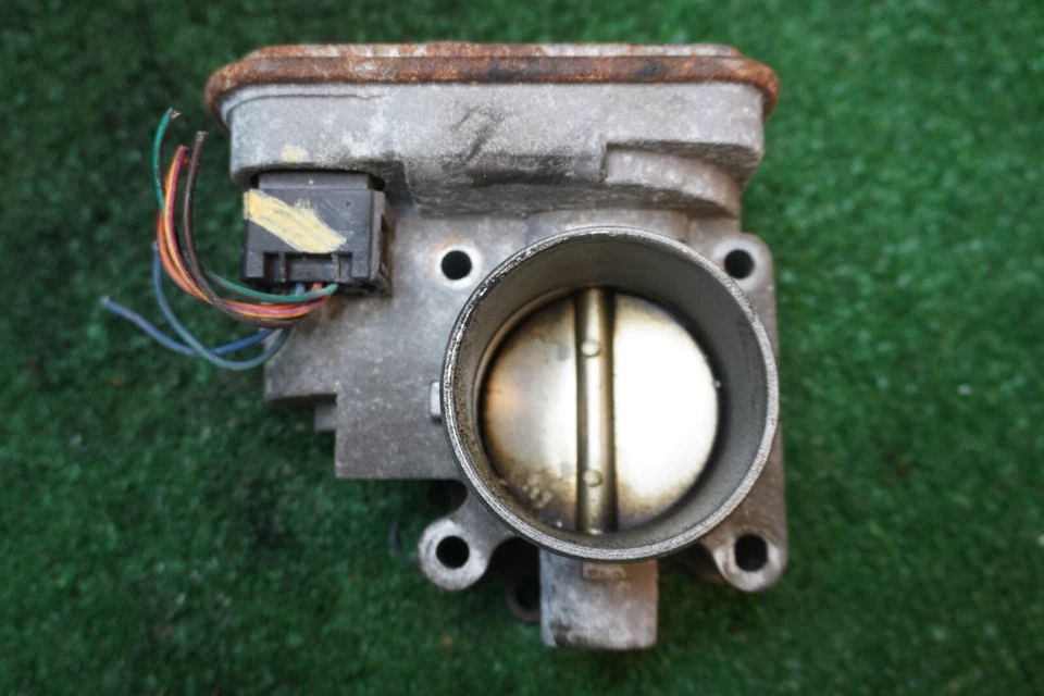 Dodge Caliber 2008 2,0 L carrocería del acelerador OEM 04891735AC Foto 2 de 4