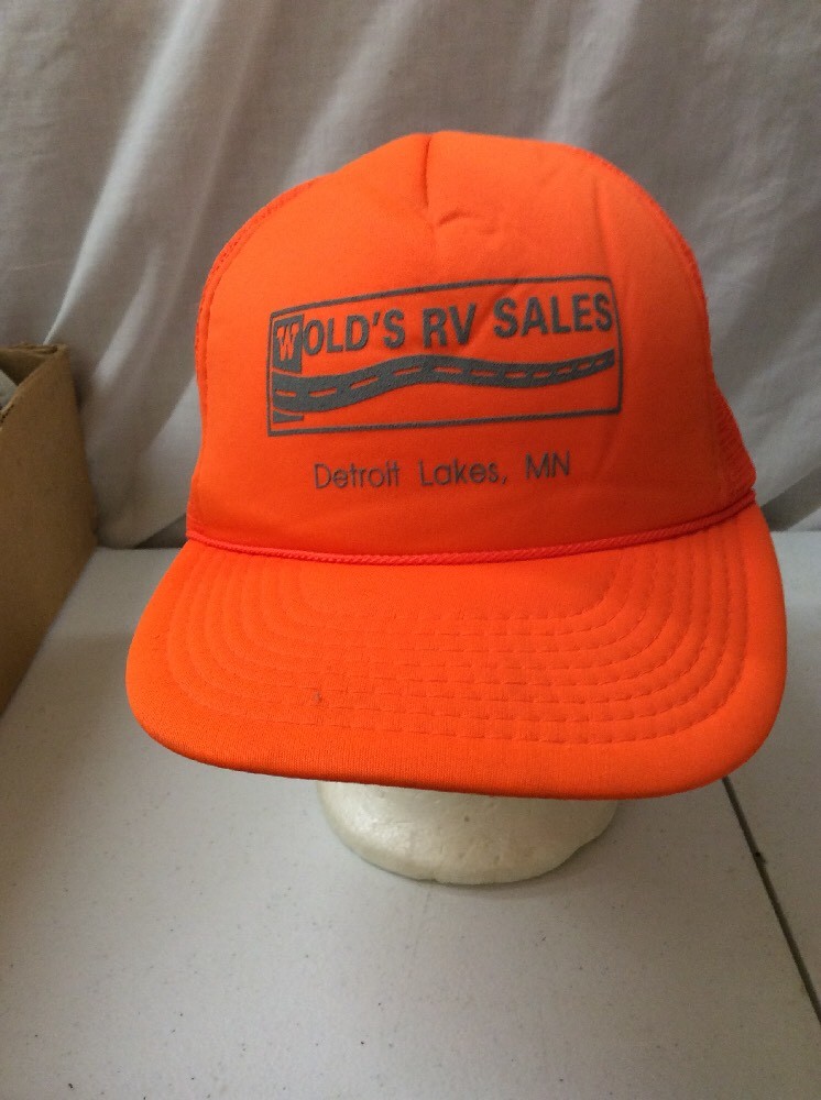 trucker / baseball cap Hat WOLDS RV SALE DETROIT LAKES  vintage Mesh Snapback