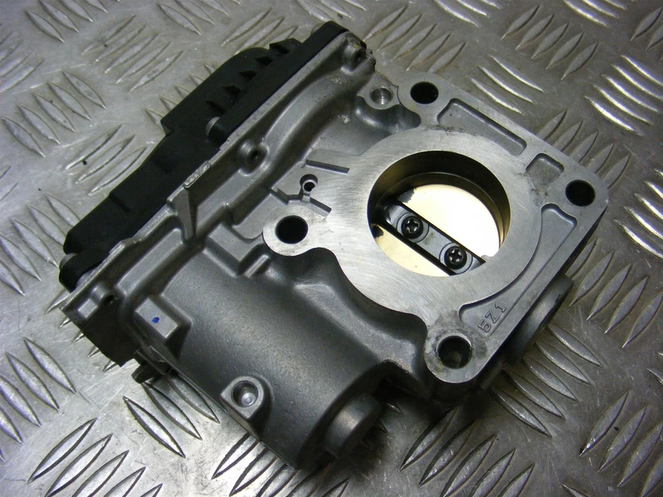 Trident 660 Throttle Body Genuine Triumph 2021-2022 A342 - Image 4 of 4