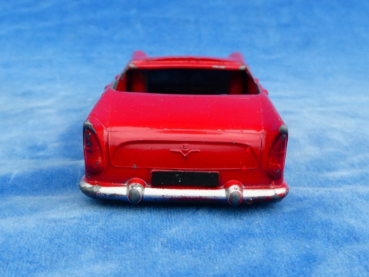 SOLIDO DÉMONTABLE 1/32ème SIMCA CHAMBORD EN BEL ÉTAT