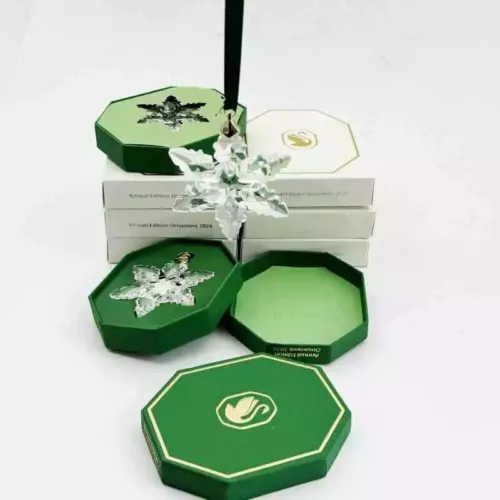 Swarovski Crystal Annual Edition Christmas Star Ornament 2024, AUTHENTIC 5661079 - Picture 2 of 10