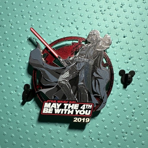 Limited Edition Jumbo Darth Vader Pin. May The 4th Be With You 2019 Pin On Pin - Bild 5 von 5