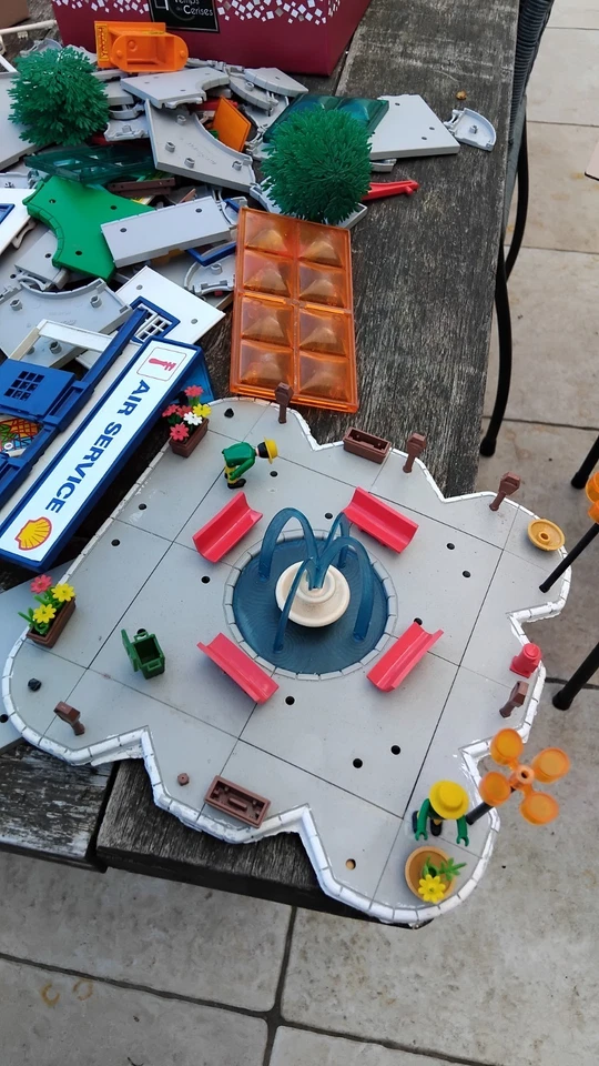 Lot MAJOKIT de Majorette personnage route  maison etc..... - Immagine 2 di 4