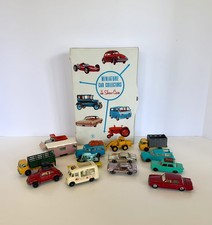 1966 Vintage Diecast Car Case with 14 Matchbox Lesney  Corgi Cars 1/64