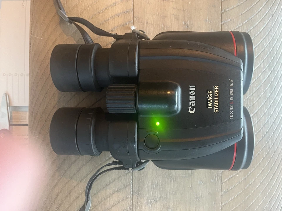 Canon 10x42 L IS WP 6.5° IMAGE STABILIZER Binoculars w/o box - Image 2 of 4