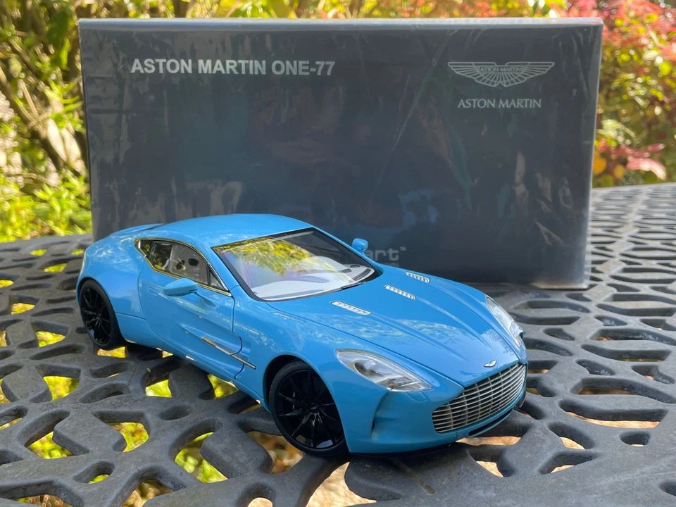 Aston Martin One 77 AUTOart 1/18 (no frontiart cmc almost real) - Immagine 2 di 4