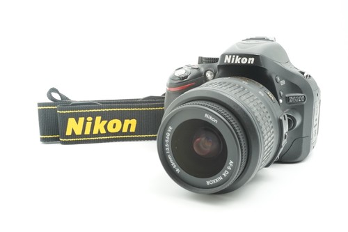 Nikon D5200 24.1MP Digital SLR Camera Black + AF-S DX G VR 18-55mm Japan - Picture 3 of 20