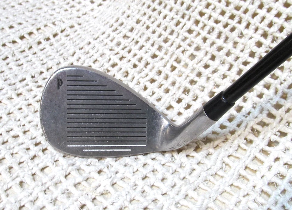 Cuña de lanzamiento Turbo Power XPi hierro híbrido 36" diestro ~ varilla de grafito flexible senior Foto 2 de 4