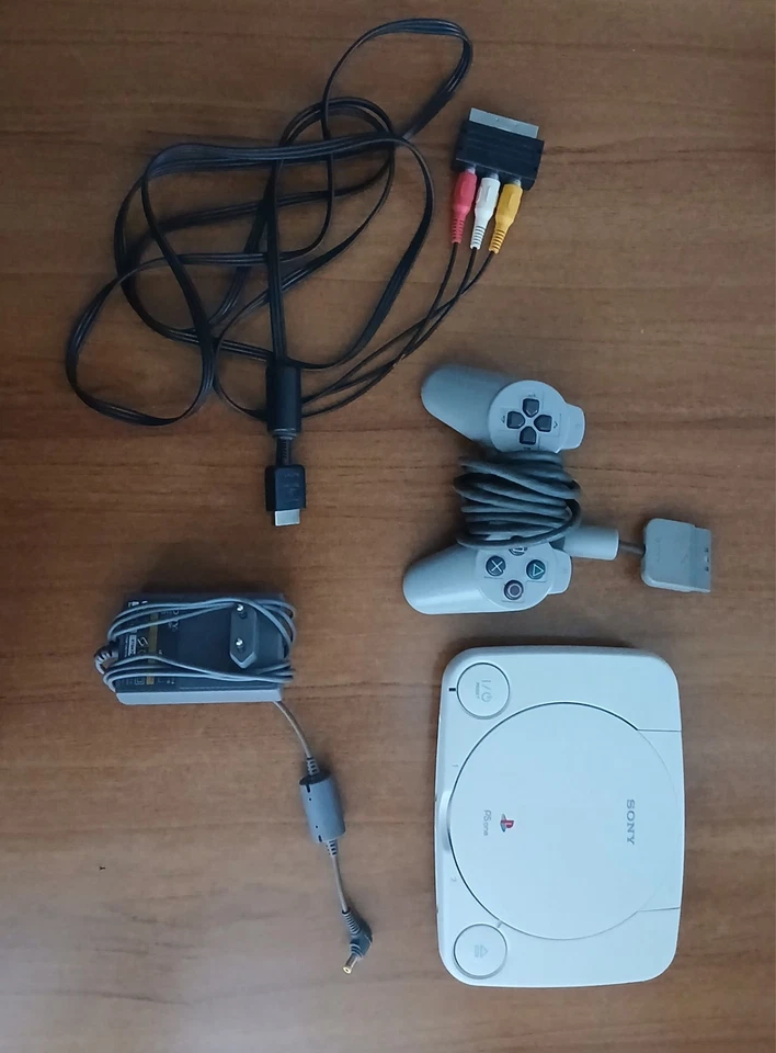 Sony PSone, foto 1 di 5