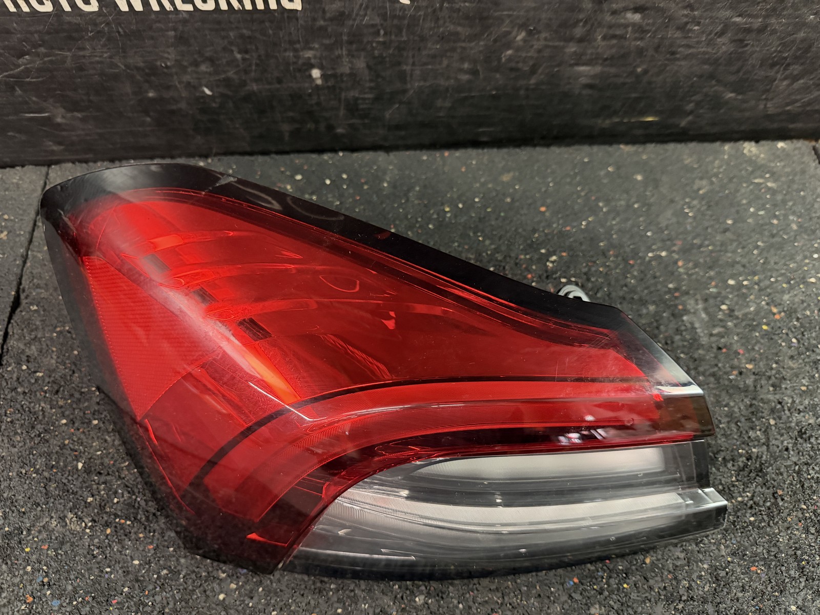 2021 MASERATI GHIBLI DRIVER LEFT QUARTER PANEL MOUNTED BRAKE TAIL LIGHT LAMP