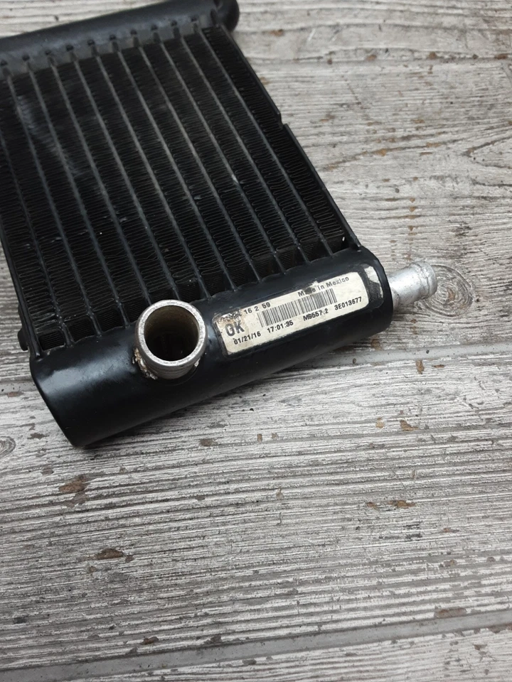 Harley Davidson Ultra Limited 2016 16 14-21 radiador refrigerante motor delantero derecho Foto 2 de 4