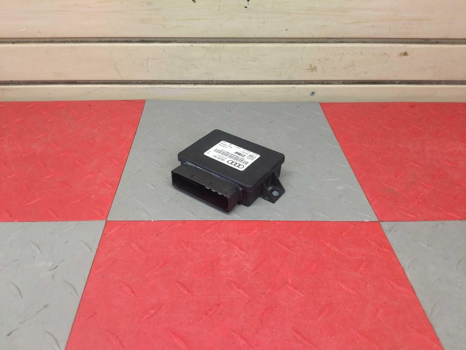 2017-2022 Audi R8 OEM Gateway Control Unit Module P/ 4S0907801