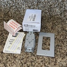 NEW HUBBELL GFTWRST15GY RECEPTACLE 15A 125V New Gray