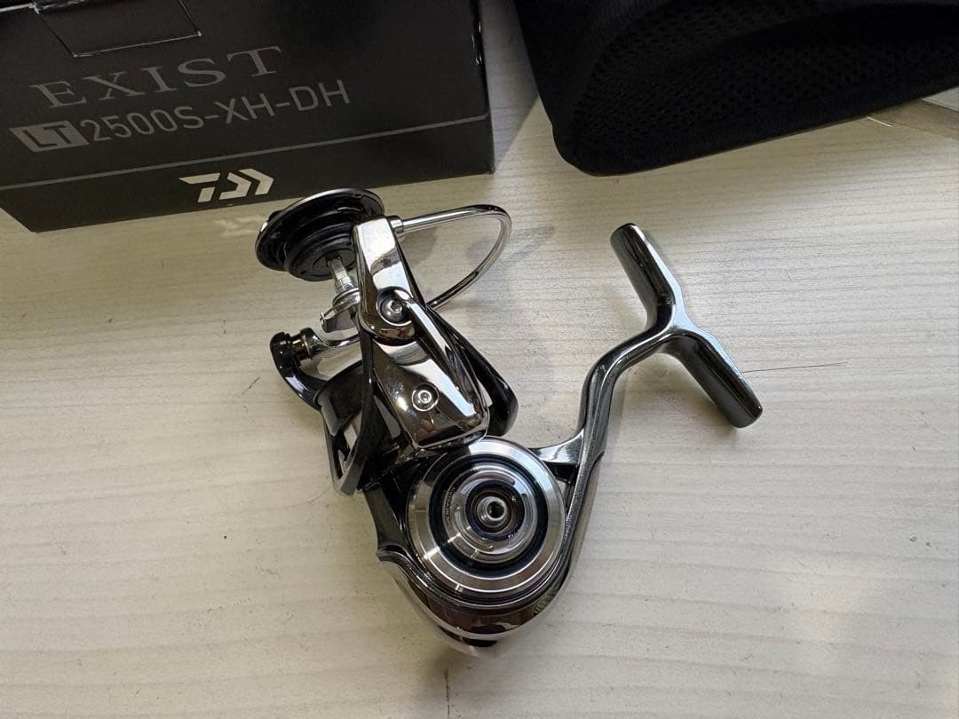 Daiwa 18 EXIST LT2500S XH DH No spool Spinning Reel #26040904 | eBay
