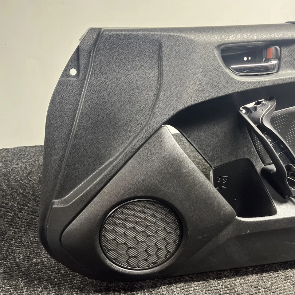 ☑️ Panel de puerta interior del lado derecho del pasajero Subaru BRZ FRS 2013-2017 FABRICANTE DE EQUIPOS ORIGINALES Foto 2 de 4