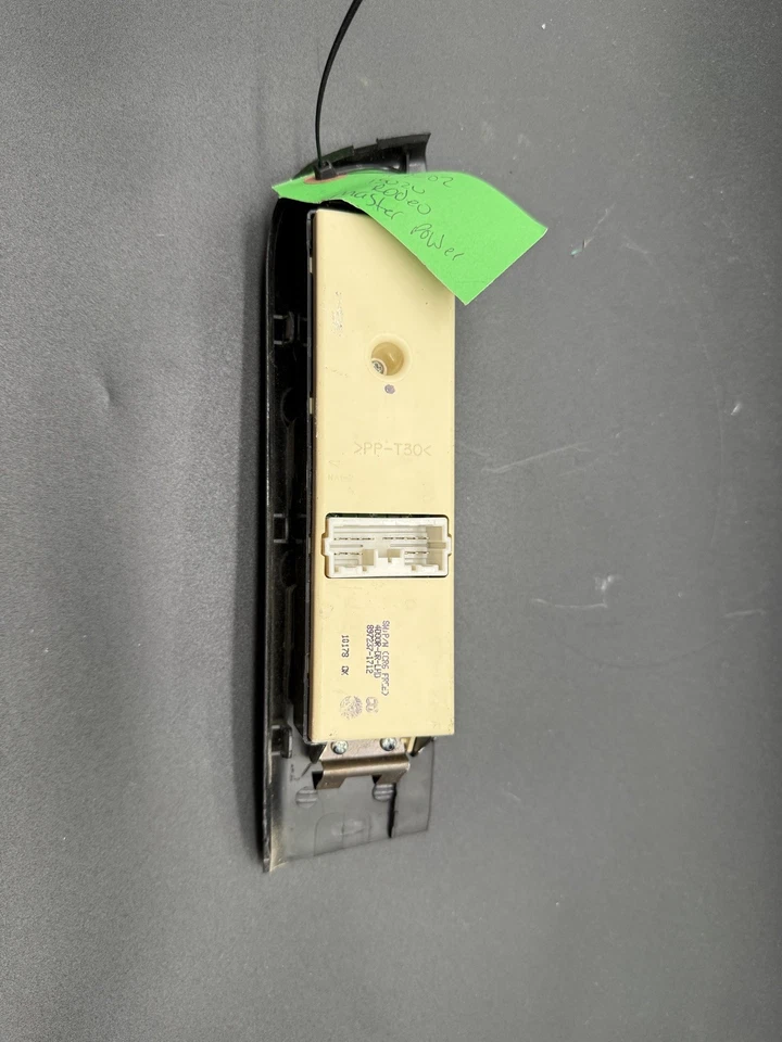 Переключатель блокировки стеклоподъемника Isuzu Rodeo Honda Passport Master 1997-2002 8972371711 - Изображение 4 из 4