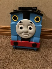 THOMAS THE TRAIN TAKE-N-PLAY 10-TRAIN STORAGE CARRY CASE W/ BUILT IN TRACK 2009