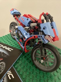 LEGO TECHNIC: Street Motorcycle (42036) Complete Gently Used Retired