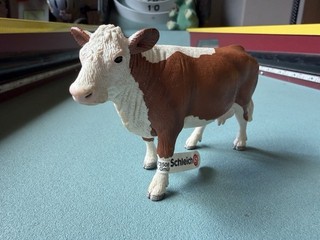 Schleich 2013 Brown White HEREFORD COW Figure 13764 Dairy Farm Toy W/ Tag
