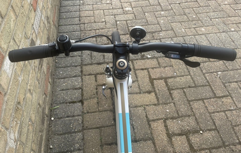 wiggins chartres junior hybrid bike