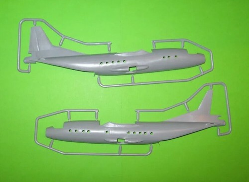 AMODEL 1470 Antonov An-12B Frachtflugzeug Maßstab 1/144 Modellbausatz 1957 Jahr - Bild 20 von 20
