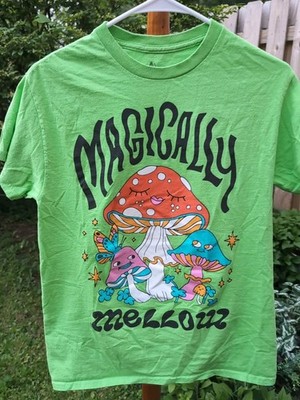 Mellow Mushroom  Magically Mellow  T-Shirt Women s Small  Psychedelic Green