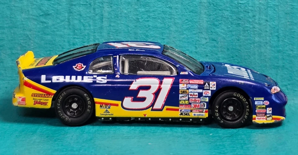 Mike Skinner #31 Lowe’s 1999 Monte Carlo escala 1:24 Stock Car BANK NASCAR 02 - Imagem 2 de 4