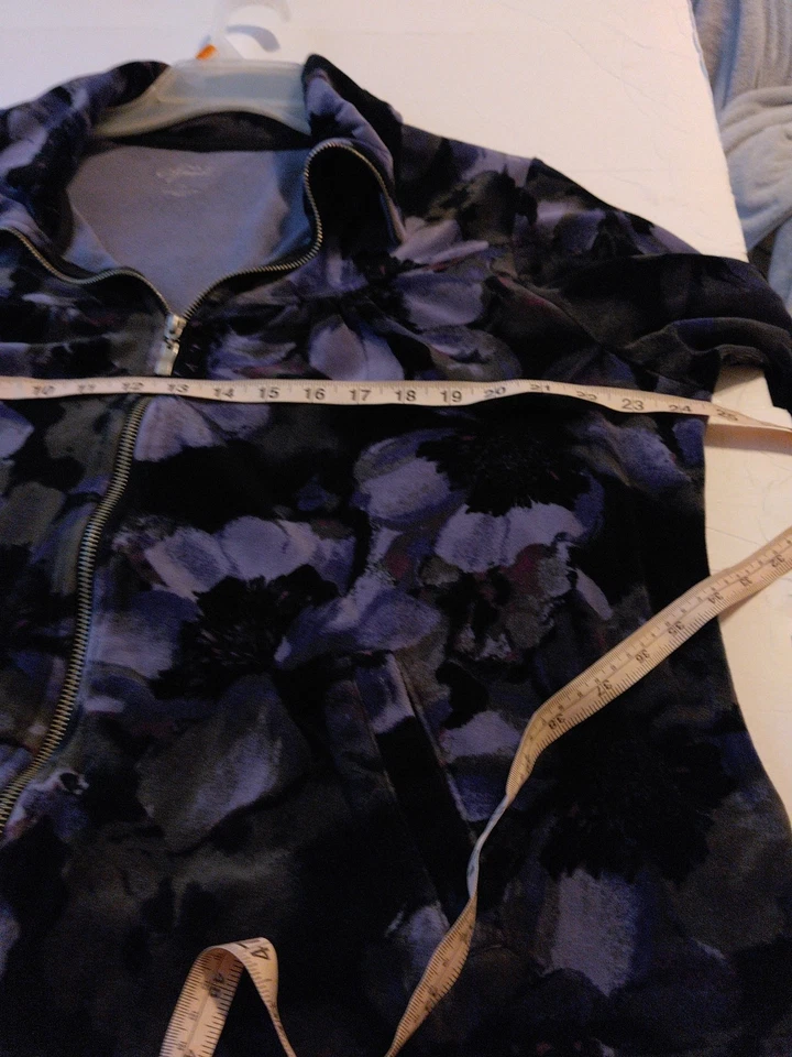 Women's Velvet Floral Romantic Feminine Fairy Grunge Full Zip Jacket Size 1x - Image 4 of 4