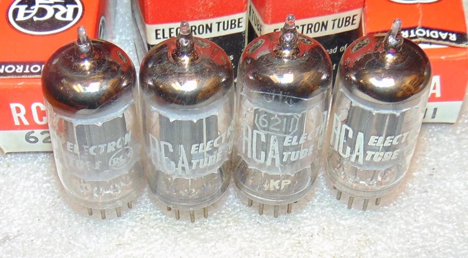 NUEVO EN CAJA QUAD RCA 6211 CUADRADO GETTER HOJAS NEGRAS 3 MICA 12AU7 ECC82 1959 EMPAREJADO Foto 4 de 4