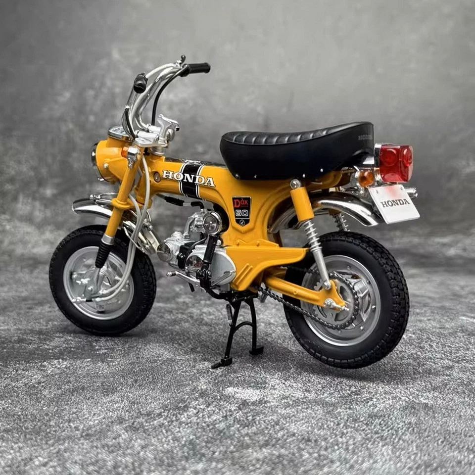 EBBRO 1/10 Scale Honda DAX ST50 1969 Yellow Motorcycle Diecast Model Toy - Bild 2 von 4