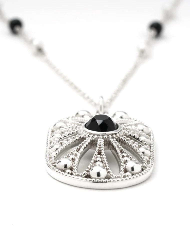 Collar Tiffany & Co. Colección Zeigfeld Perlas y Ónix Plata de Ley 925 Foto 2 de 4