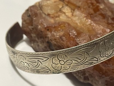 Arm cuff Sterling Silver   Engraved Flowers, Bicep Bangle 15 Grams