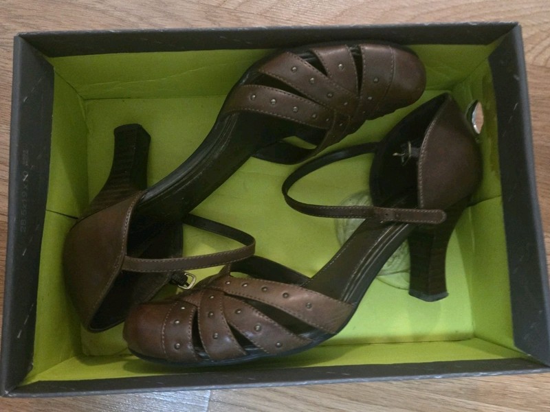 kenneth cole heels womens Size 8