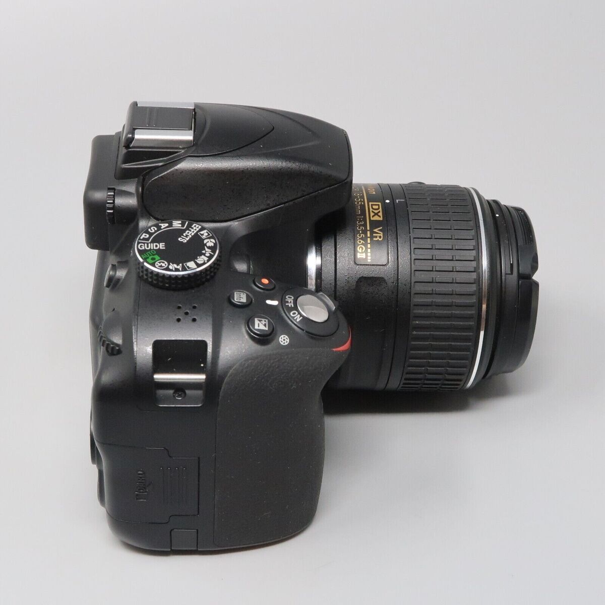 Nikon D3300 DSLR Camera - Black (Kit w/ AF-S DX VRII 18-55mm Nikon D3300 DSLR Camera - Black (Kit w/ AF-S DX VRII 18-55mm