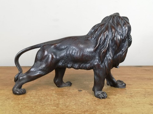Stehender Löwe Figur - Bild 9 von 12