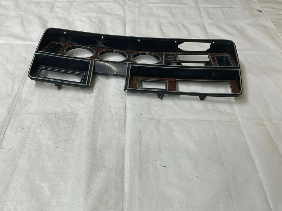 1981 - 1993 年道奇 Ram 4x4 Dash 边框木纹卡车仪表簇外壳  — 第 3/4 张图片