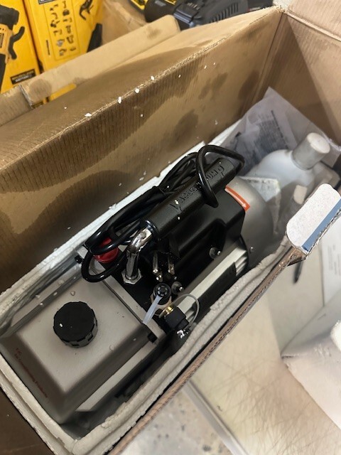 **USED** Fjc, Inc. 6916 Vacuum Pump, 7.0cfm