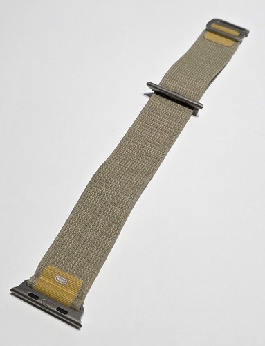 Unbenutzte Original-Zubehör-Hersteller kleine hellbraune Apple Watch 49 mm Alpine Loop Titan-Finish Band in Großpackung P - Bild 9 von 10
