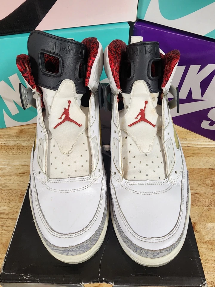 Talla 13 - Jordan Spizike Gris Cemento Foto 2 de 4