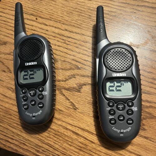 Pair Uniden GMRS 720-2 Walkie Talkies Long-Range Two-Way Radios Channels Tested