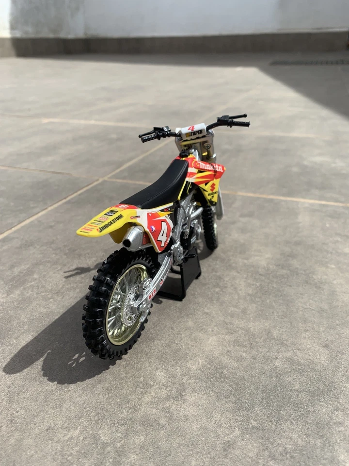 Suzuki RM-Z450 Ricky Carmichael NewRay 1:12 - Imagen 4 de 4