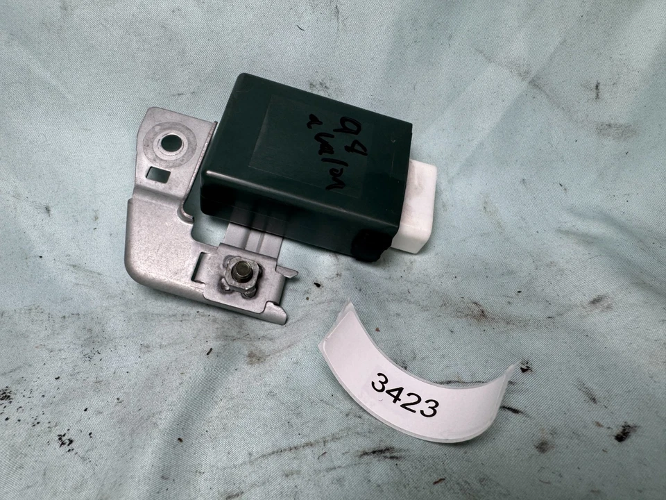 1998-1999 Toyota Avalon Sunroof Relay sliding sunroof module 85921-12061 OEM - Image 3 of 4