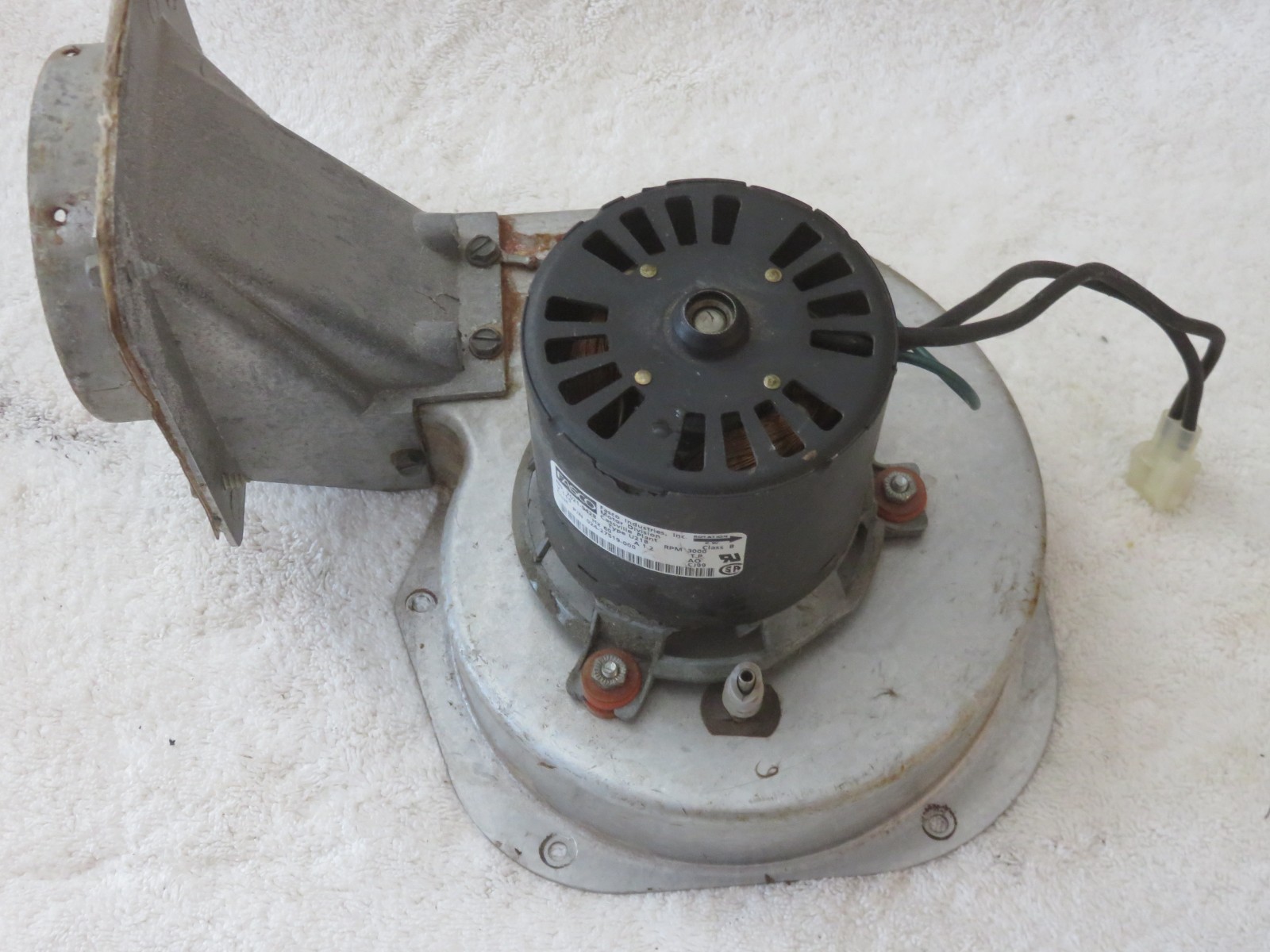 York Coleman  Draft Inducer Blower  Part# 024-27519-000 Motor#  7021-9428