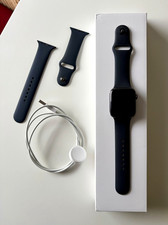 Apple Watch Series 6 GPS (44 mm) Space Grau A...