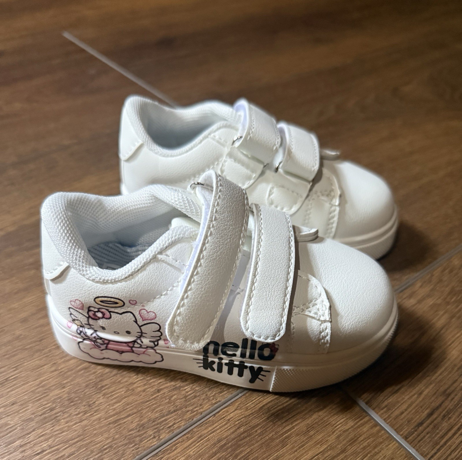 Toddler White Hello Kitty Hook and Loop Sneakers Size Eu 20 (4.5T-5T U.S.) New