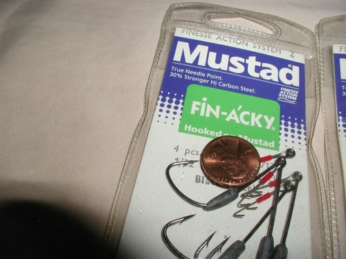 2 Pks Sz.2 MUSTAD FINESSE WORM POWER-LOCK HOOKS,1/32oz RearWeight,Plastic,8Hks - Picture 3 of 4