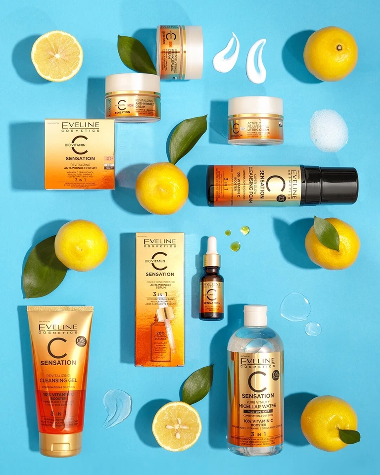 Espuma limpiadora facial iluminadora con vitamina C Eveline Cosmetics C-Sensation Foto 2 de 3