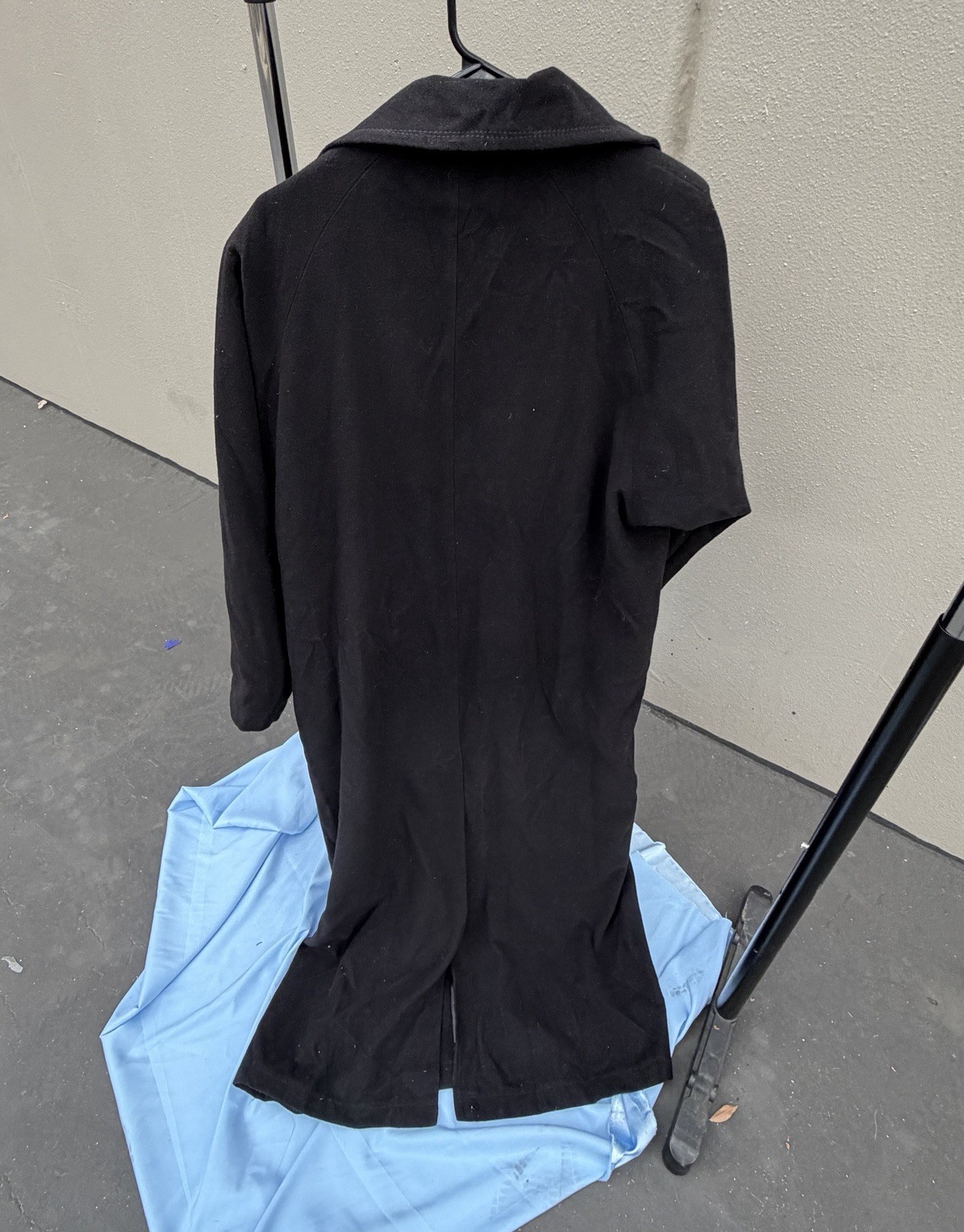 Black Button Closure Point Collar Solid Long Men'… - image 3