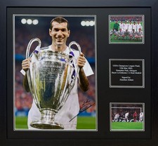 FRAMED ZINEDINE ZIDANE SIGNED REAL MADRID FOOTBALL PHOTO PROOF ALLSTAR EXCLUSIVE