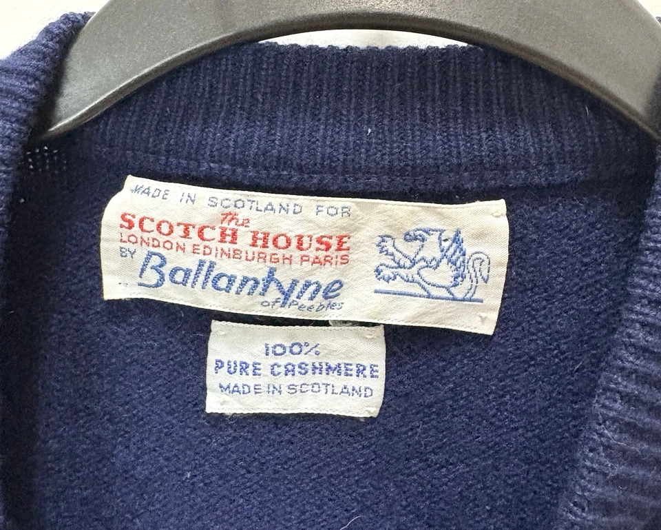 Suéter The Scotch House Ballantyne Cashmere Scotland ~S/M Azul Marino con Botones Dorados Foto 4 de 4